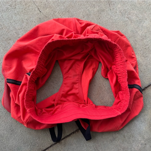 Lululemon Orange Hotty Hot 2.5 inch shorts - Picture 4 of 6